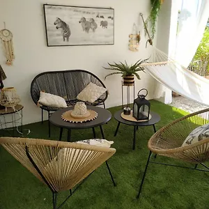 hyeres-magnifique-studio-idealement-situe.fr-provencehotel.com/